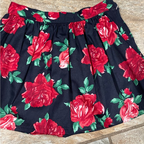 Janie and Jack 4t Rose Skirt - Picture 3 of 9